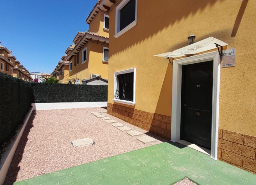 Resale - Villa / House - Ciudad Quesada
