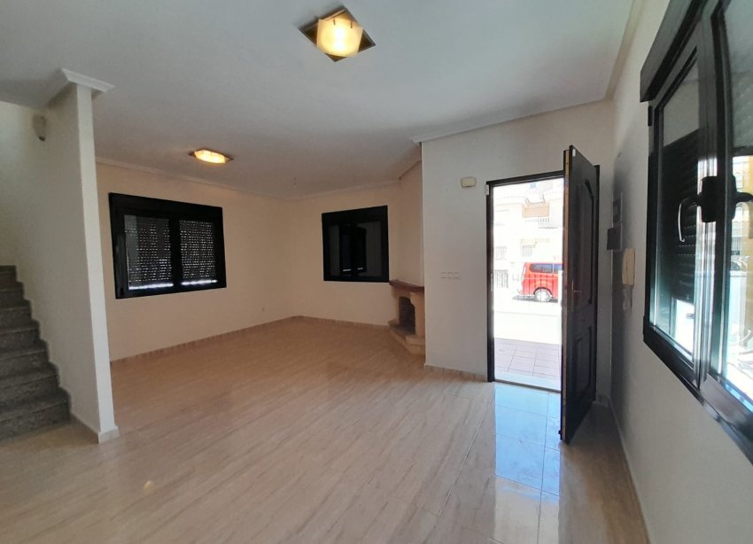 Resale - Villa / House - Ciudad Quesada