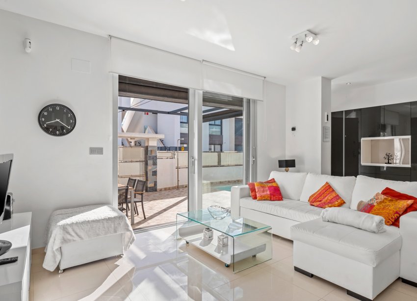 Resale - Villa / House - Ciudad Quesada
