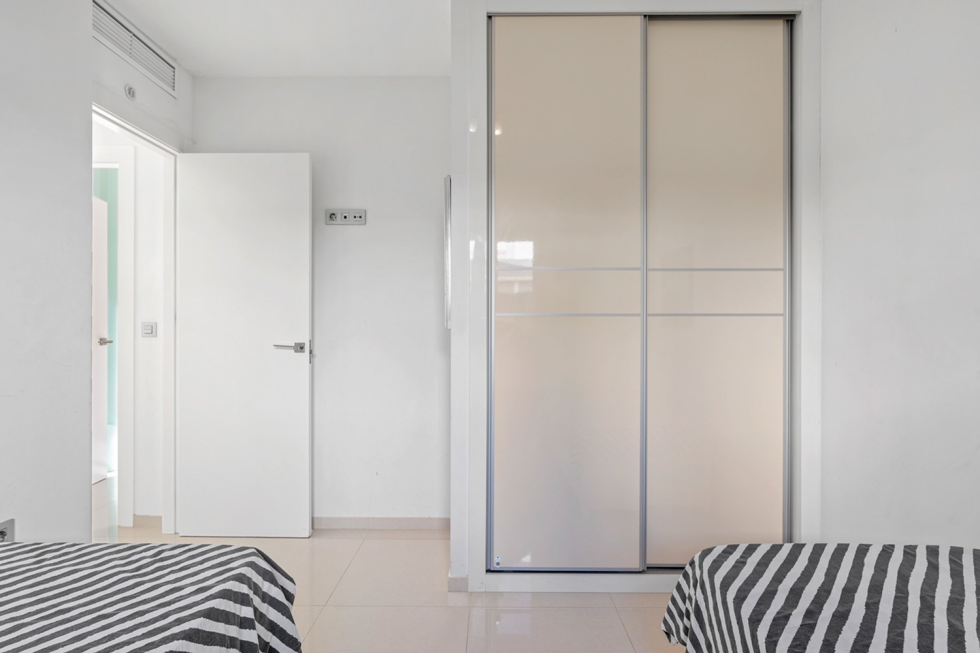 Resale - Villa / House - Ciudad Quesada