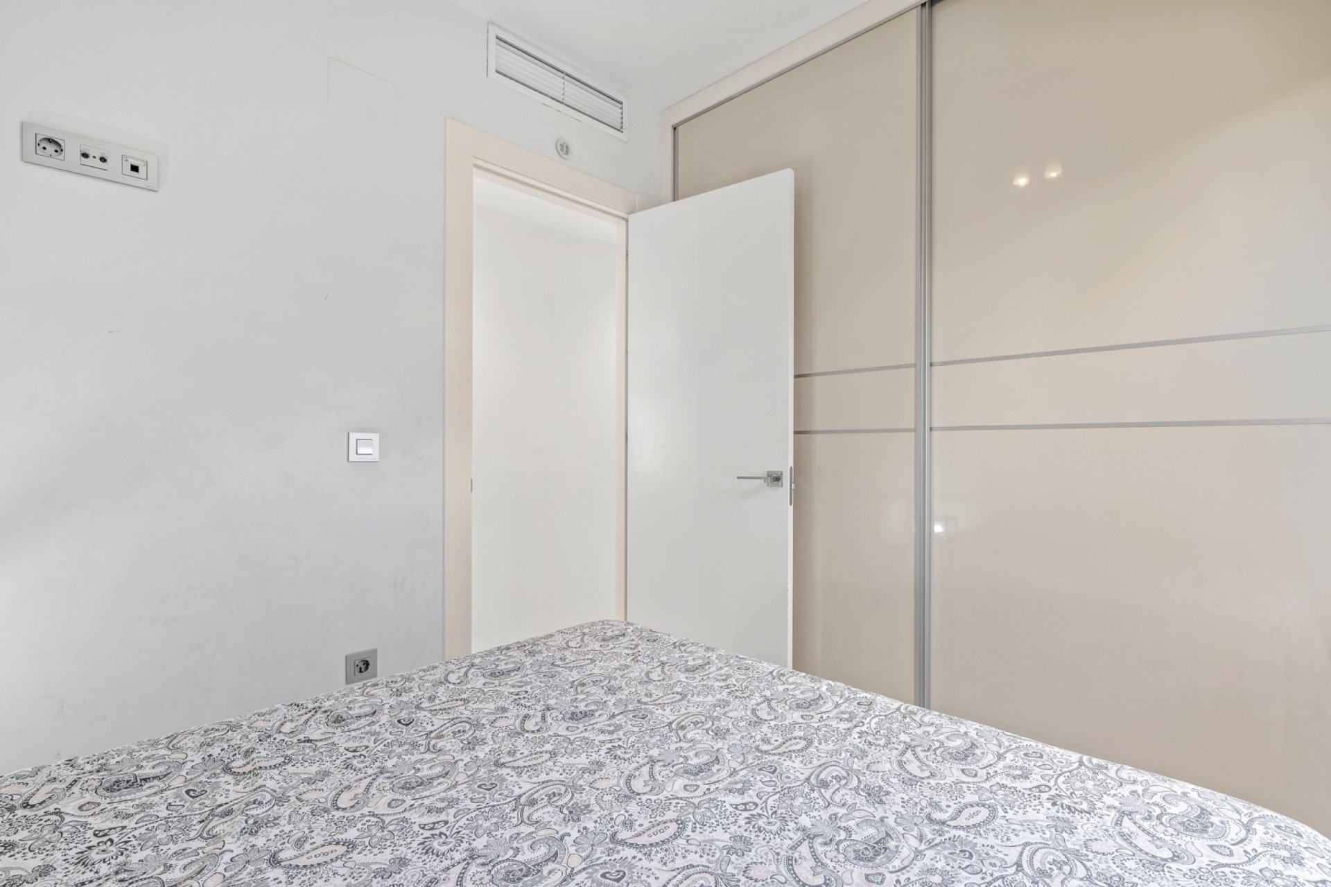 Resale - Villa / House - Ciudad Quesada