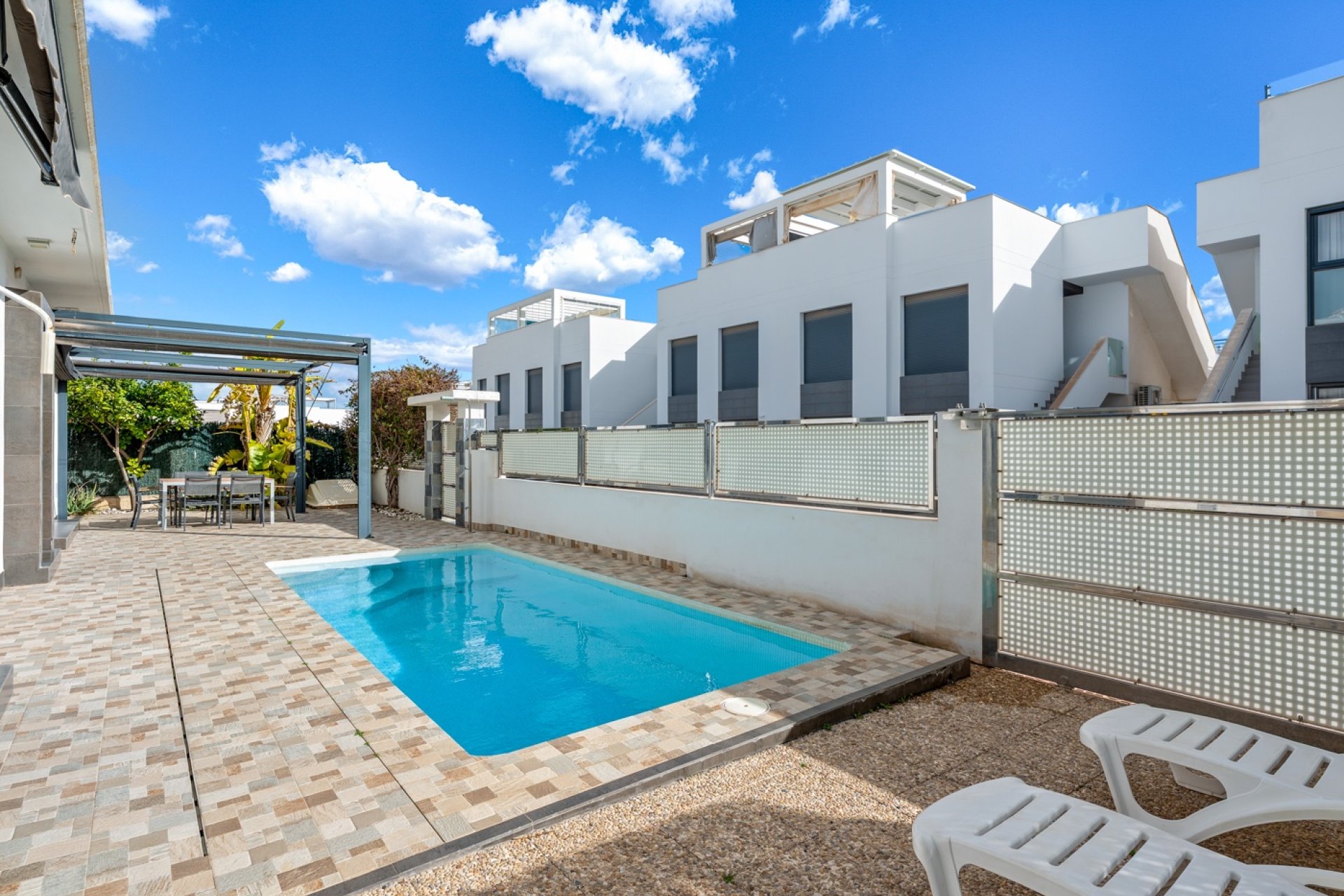 Resale - Villa / House - Ciudad Quesada