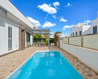 Resale - Villa / House - Ciudad Quesada