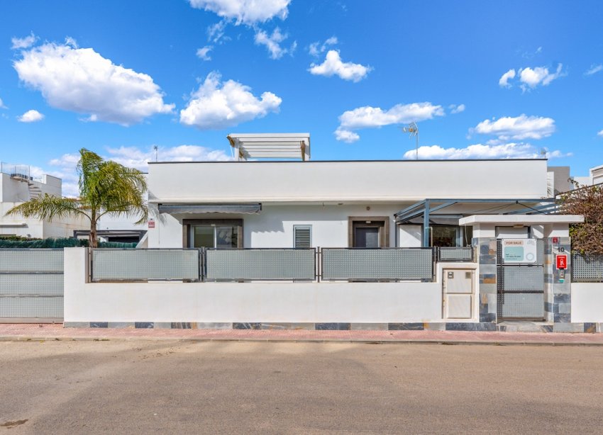 Resale - Villa / House - Ciudad Quesada