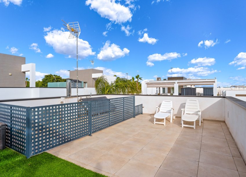 Resale - Villa / House - Ciudad Quesada