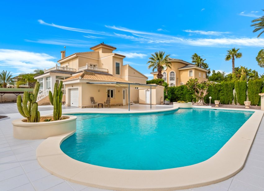 Resale - Villa / House - Ciudad Quesada
