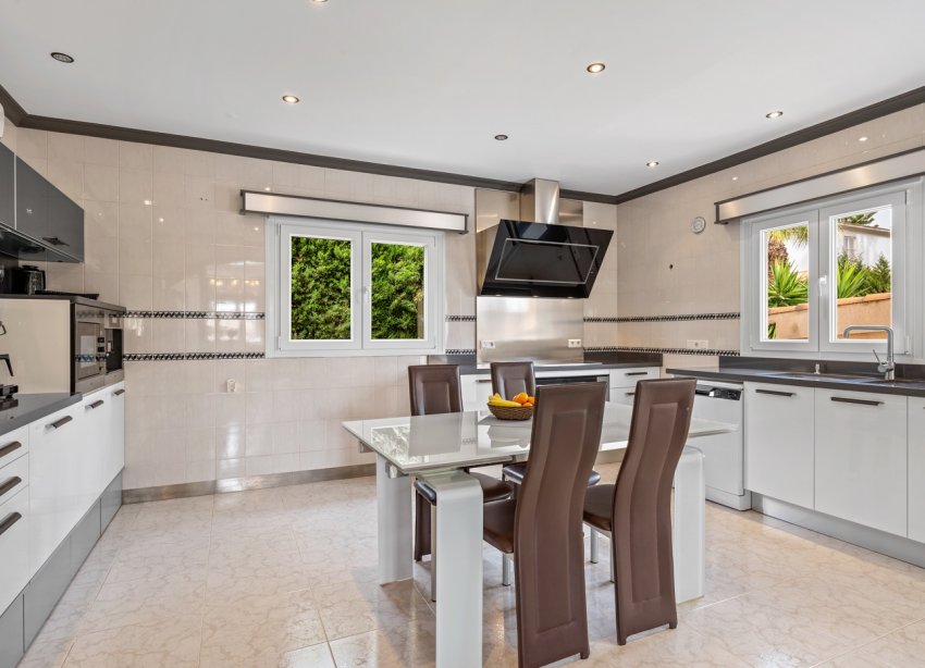 Resale - Villa / House - Ciudad Quesada