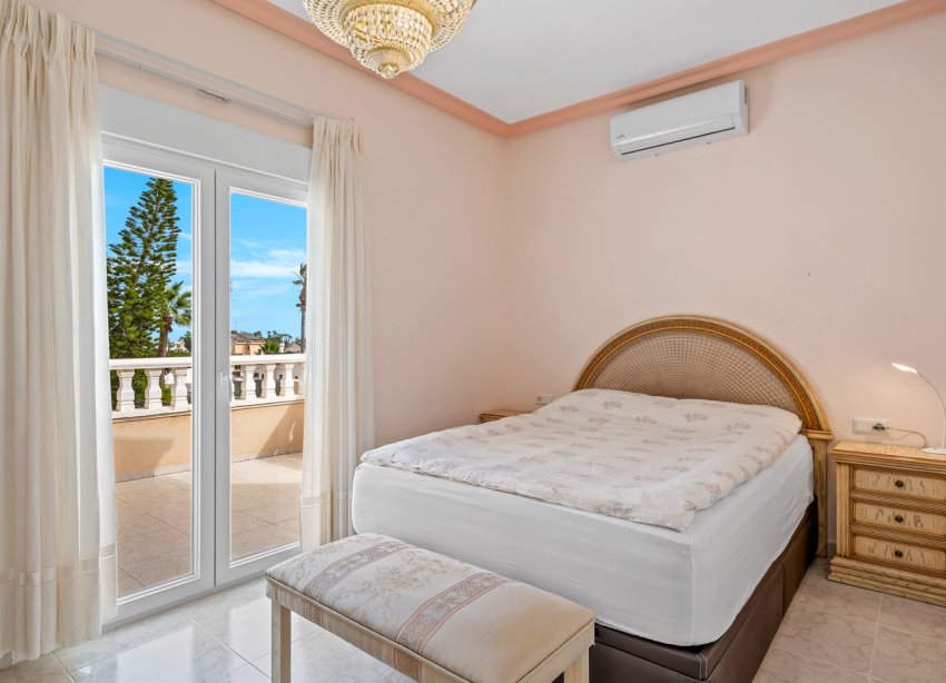 Resale - Villa / House - Ciudad Quesada