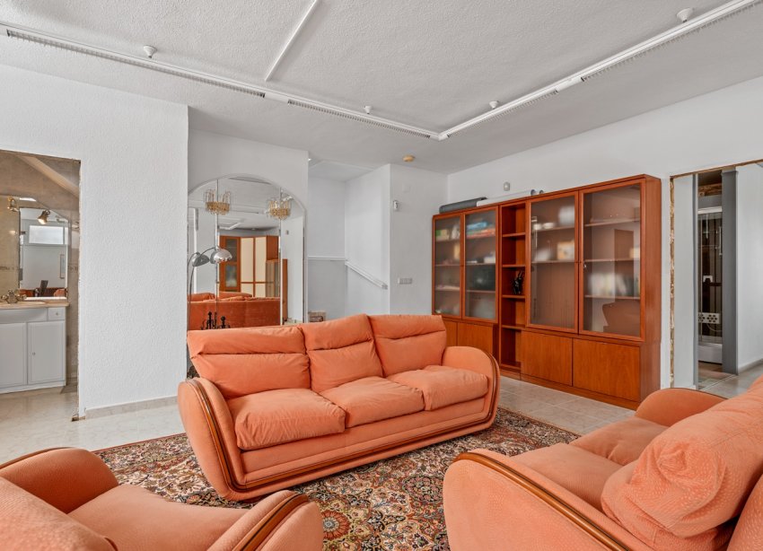Resale - Villa / House - Ciudad Quesada