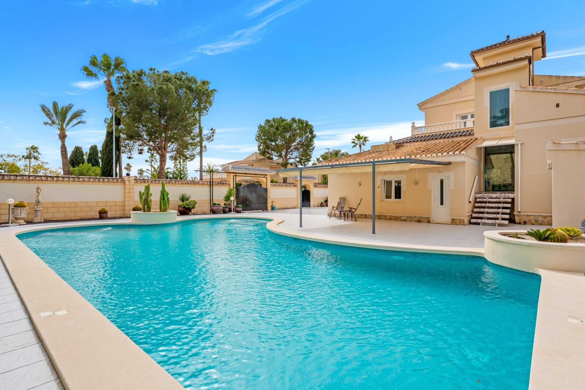 Resale - Villa / House - Ciudad Quesada