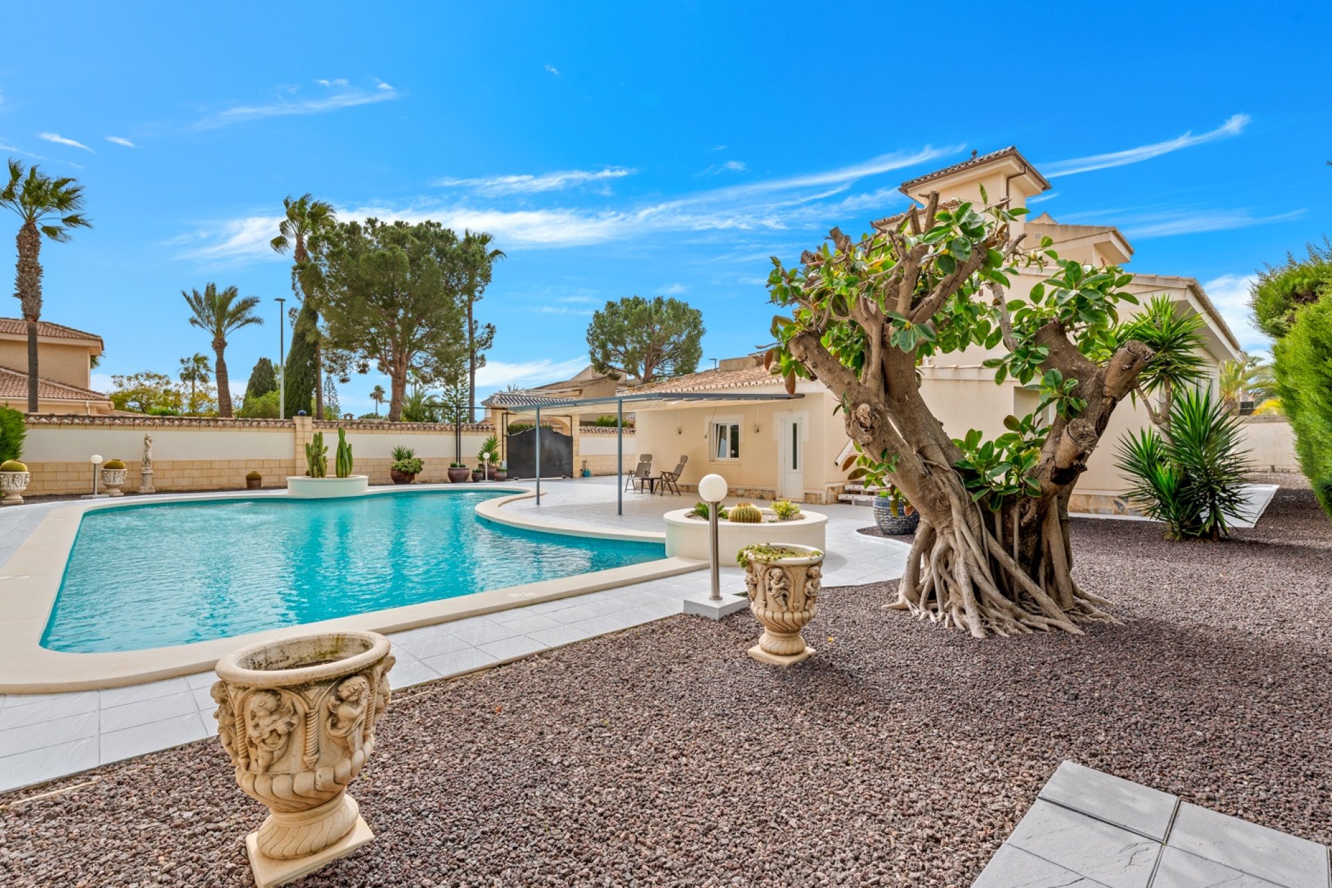Resale - Villa / House - Ciudad Quesada