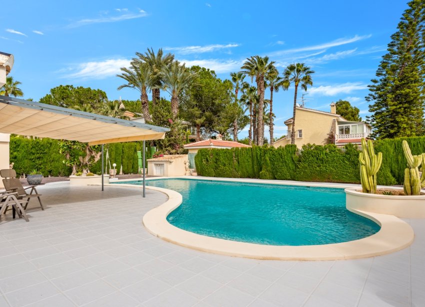 Resale - Villa / House - Ciudad Quesada