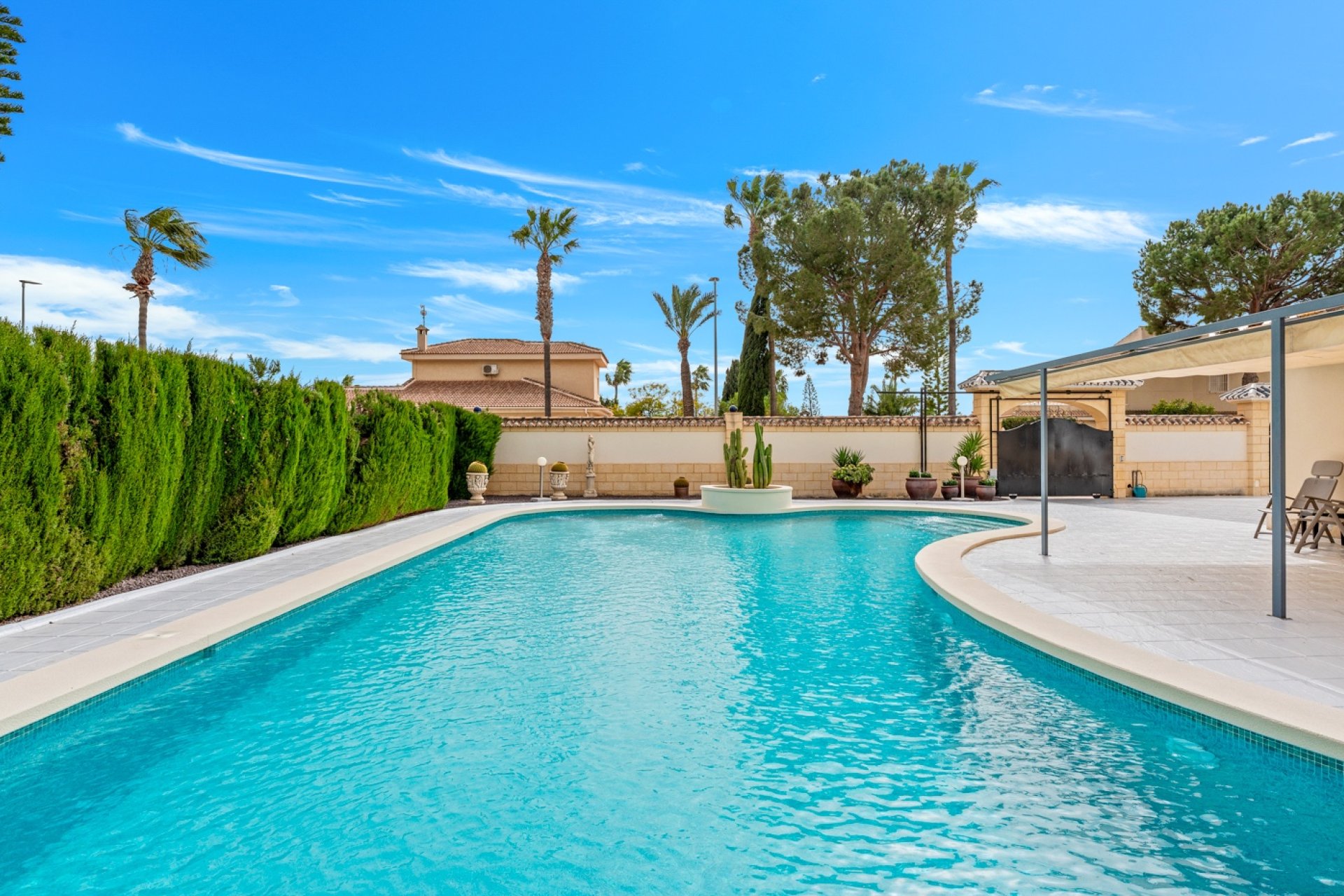 Resale - Villa / House - Ciudad Quesada