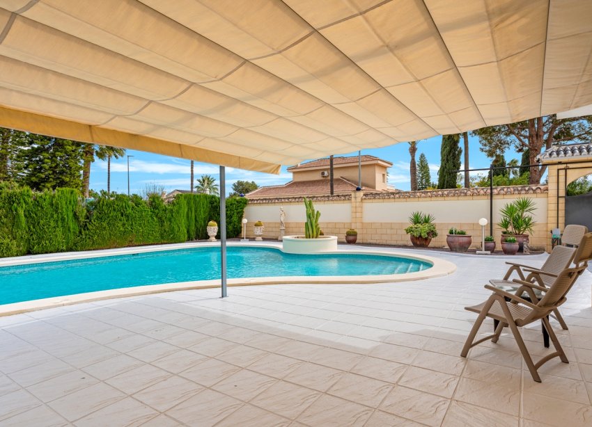 Resale - Villa / House - Ciudad Quesada