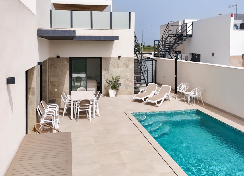 Resale - Villa / House - Daya Nueva - Pueblo