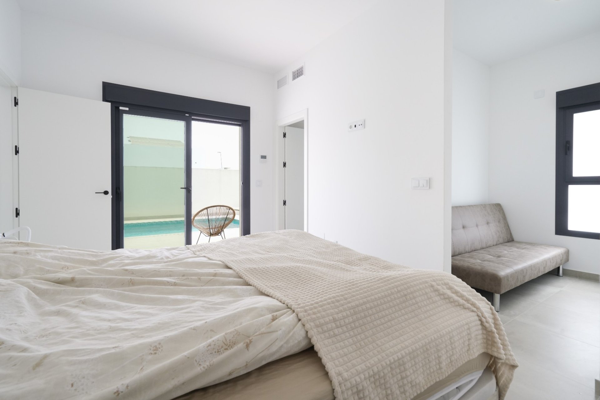 Resale - Villa / House - Daya Nueva - Pueblo