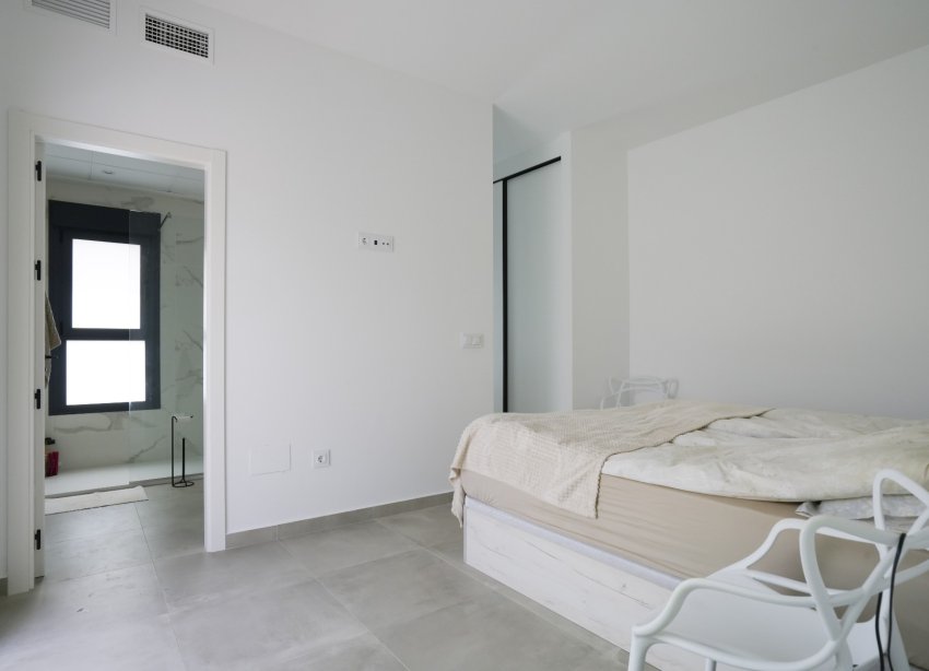 Resale - Villa / House - Daya Nueva - Pueblo