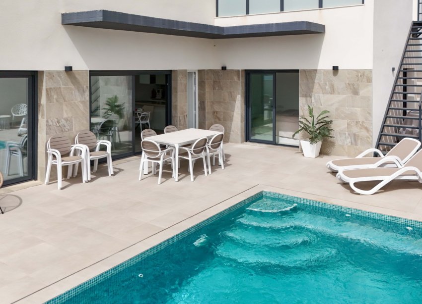 Resale - Villa / House - Daya Nueva - Pueblo