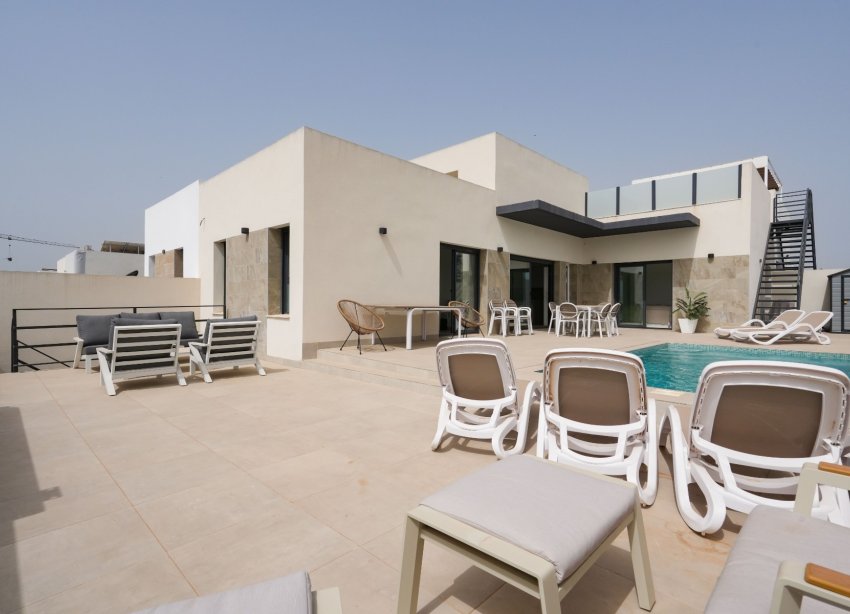 Resale - Villa / House - Daya Nueva - Pueblo