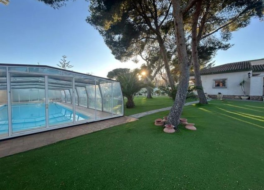 Resale - Villa / House - Dehesa de campoamor - Campoamor