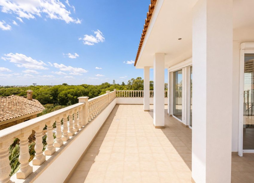 Resale - Villa / House - Dehesa de campoamor - Campoamor
