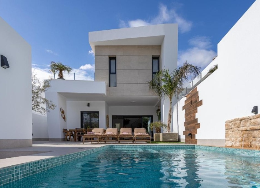 Resale - Villa / House - Dolores