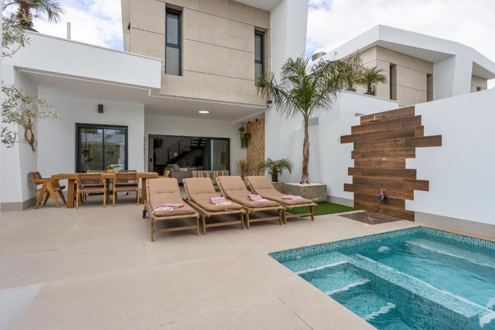 Resale - Villa / House - Dolores