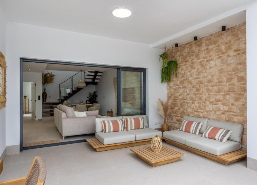 Resale - Villa / House - Dolores
