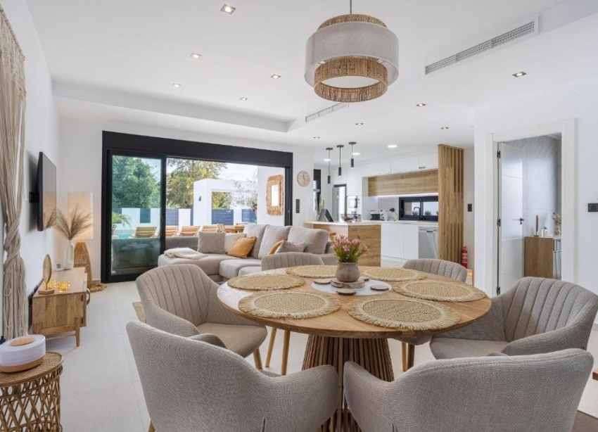 Resale - Villa / House - Dolores