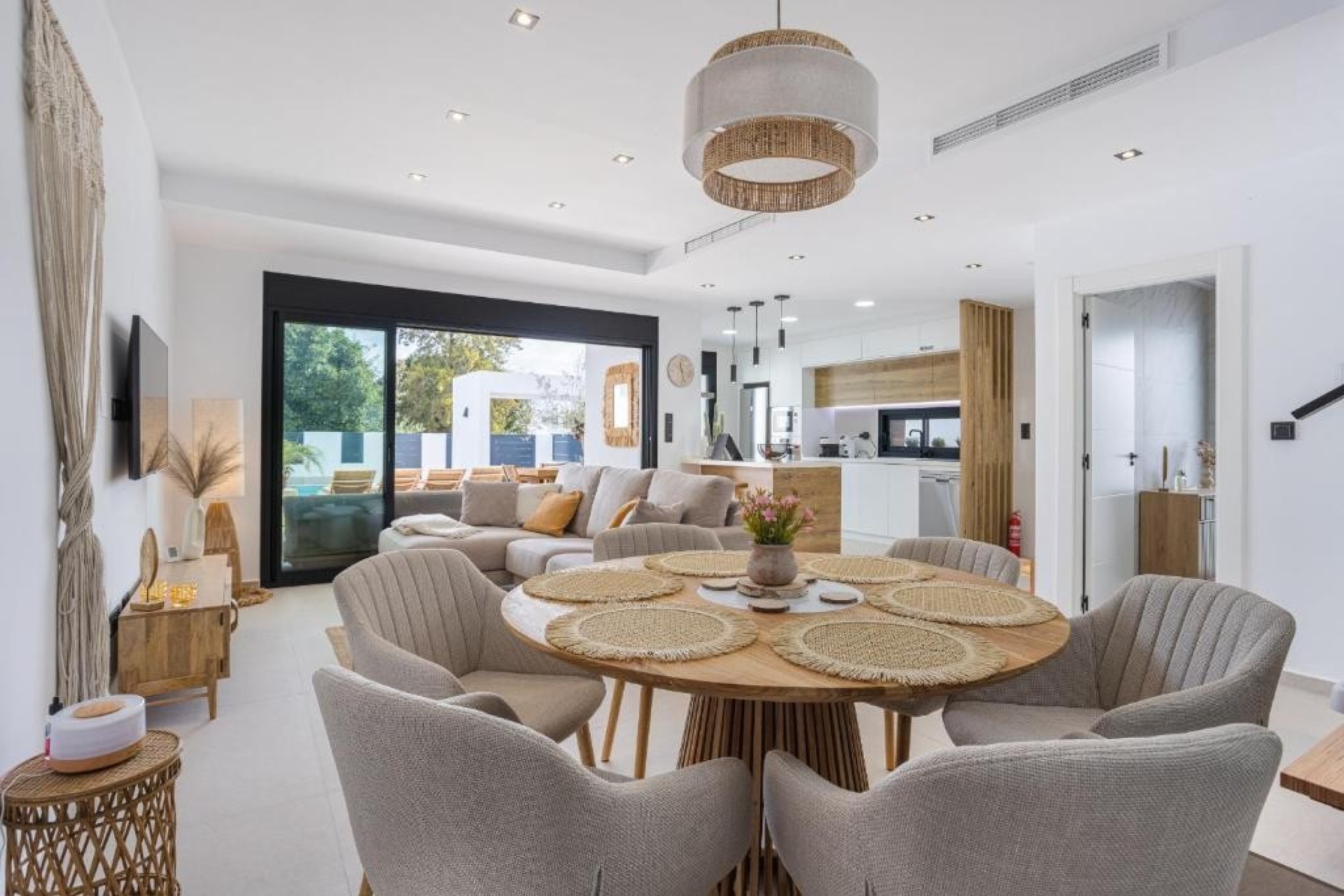 Resale - Villa / House - Dolores