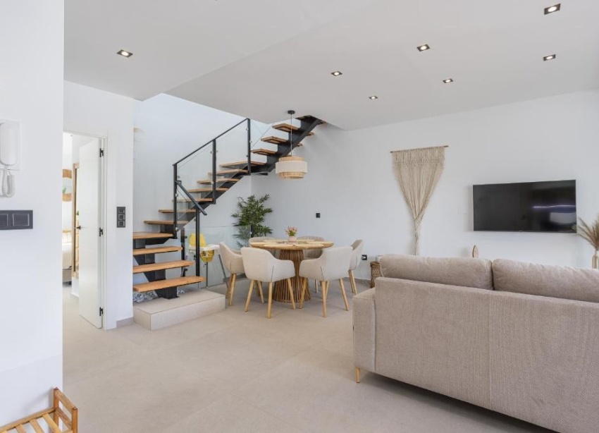 Resale - Villa / House - Dolores