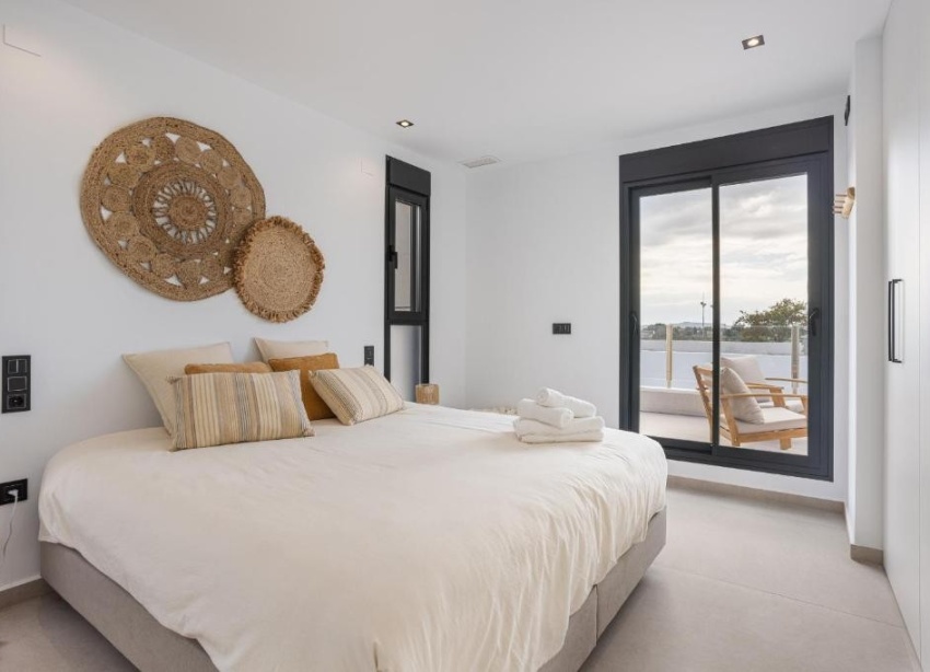 Resale - Villa / House - Dolores