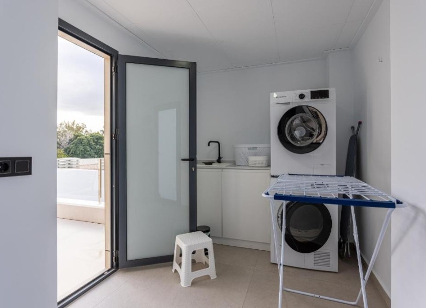 Resale - Villa / House - Dolores