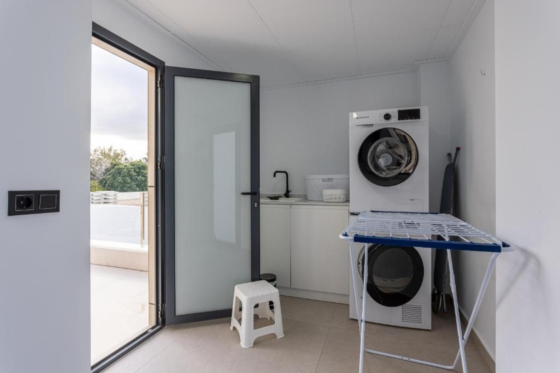 Resale - Villa / House - Dolores