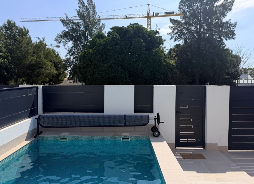 Resale - Villa / House - Dolores