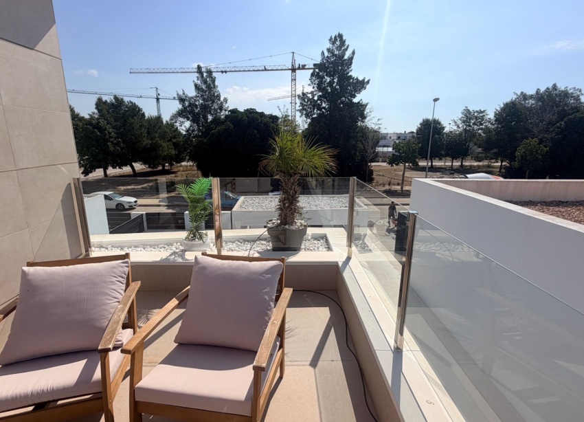 Resale - Villa / House - Dolores