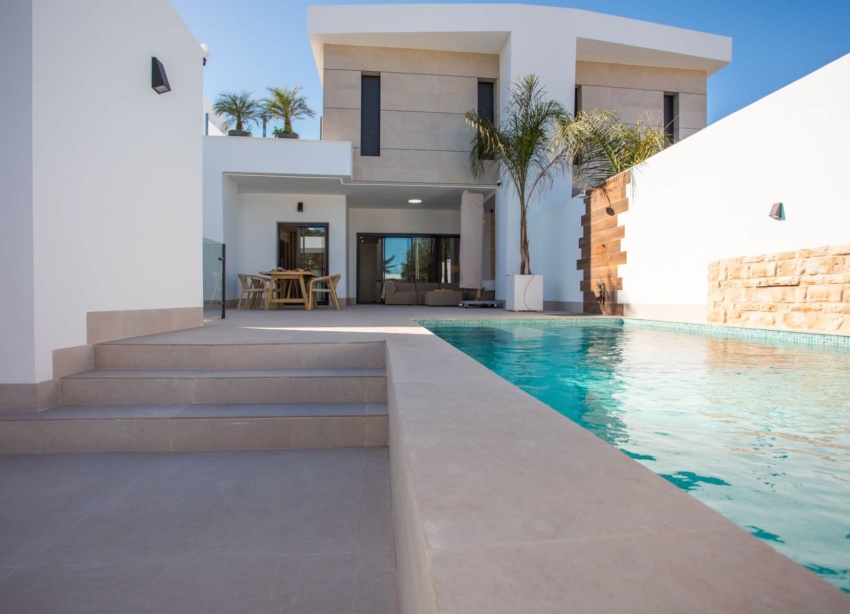 Resale - Villa / House - Dolores