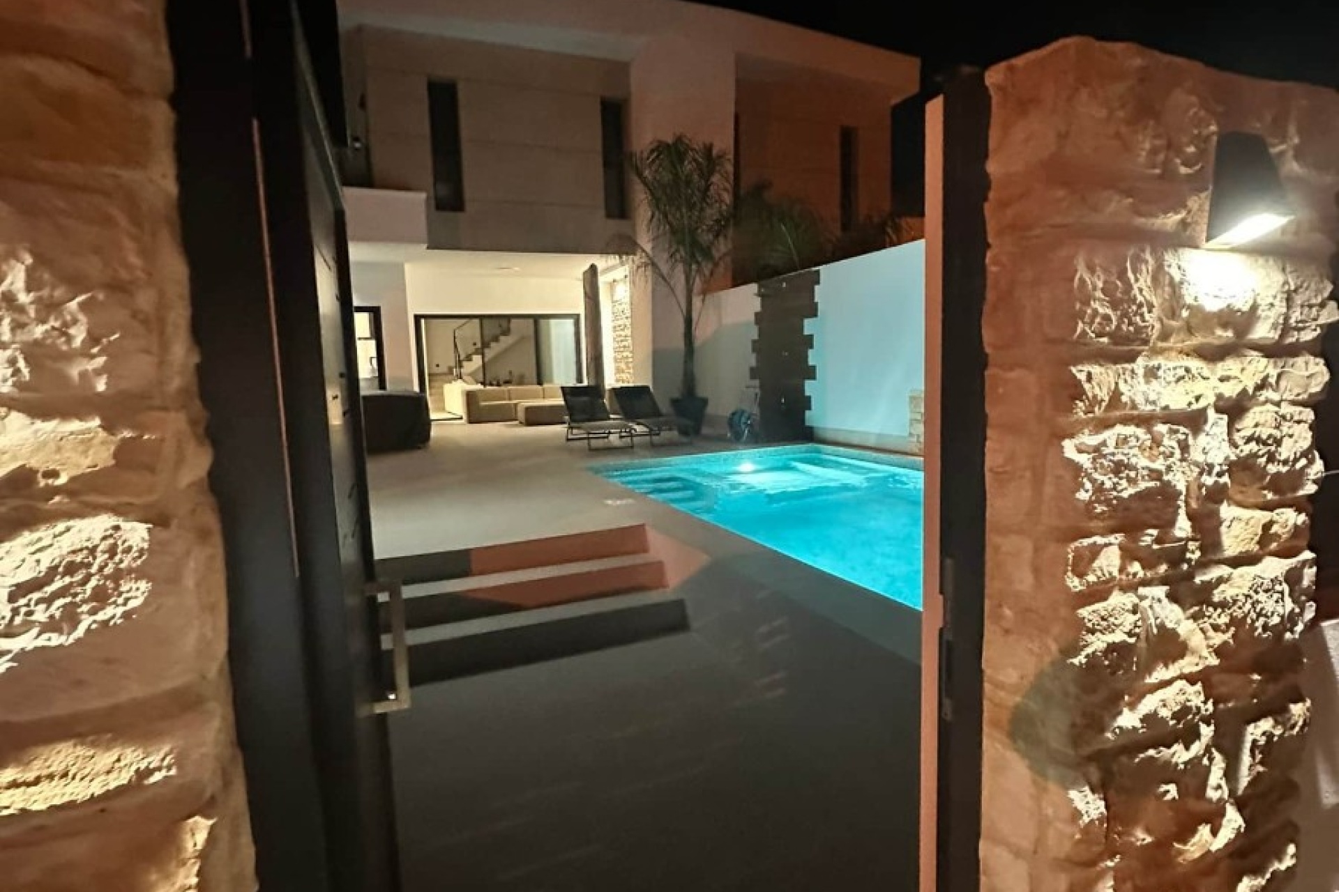 Resale - Villa / House - Dolores
