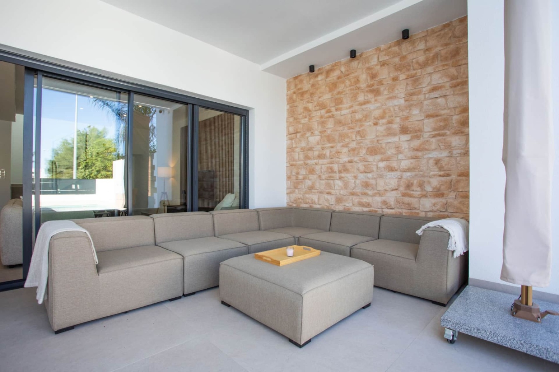 Resale - Villa / House - Dolores