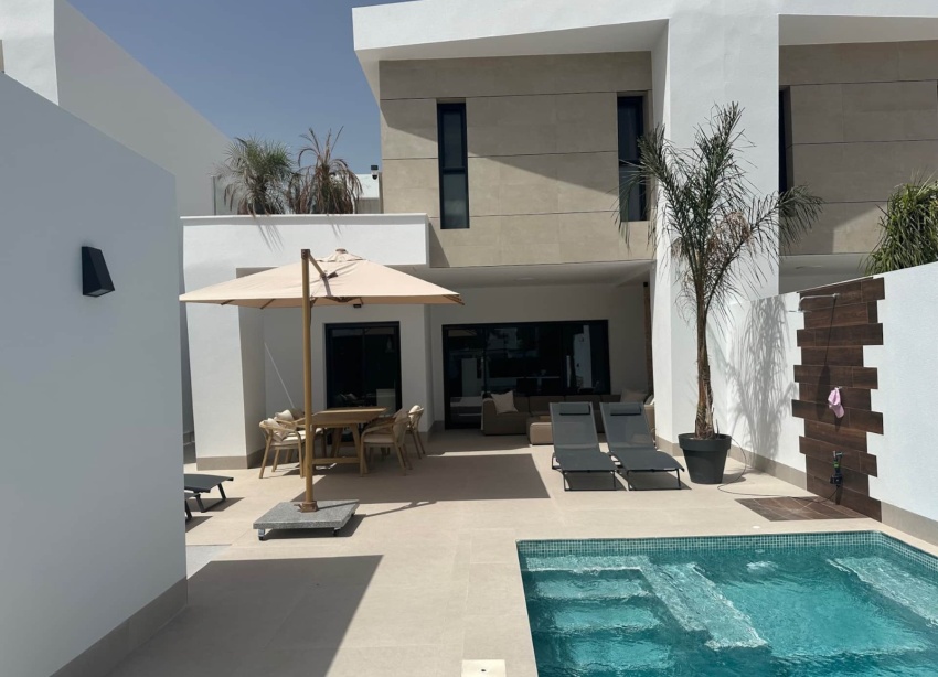Resale - Villa / House - Dolores