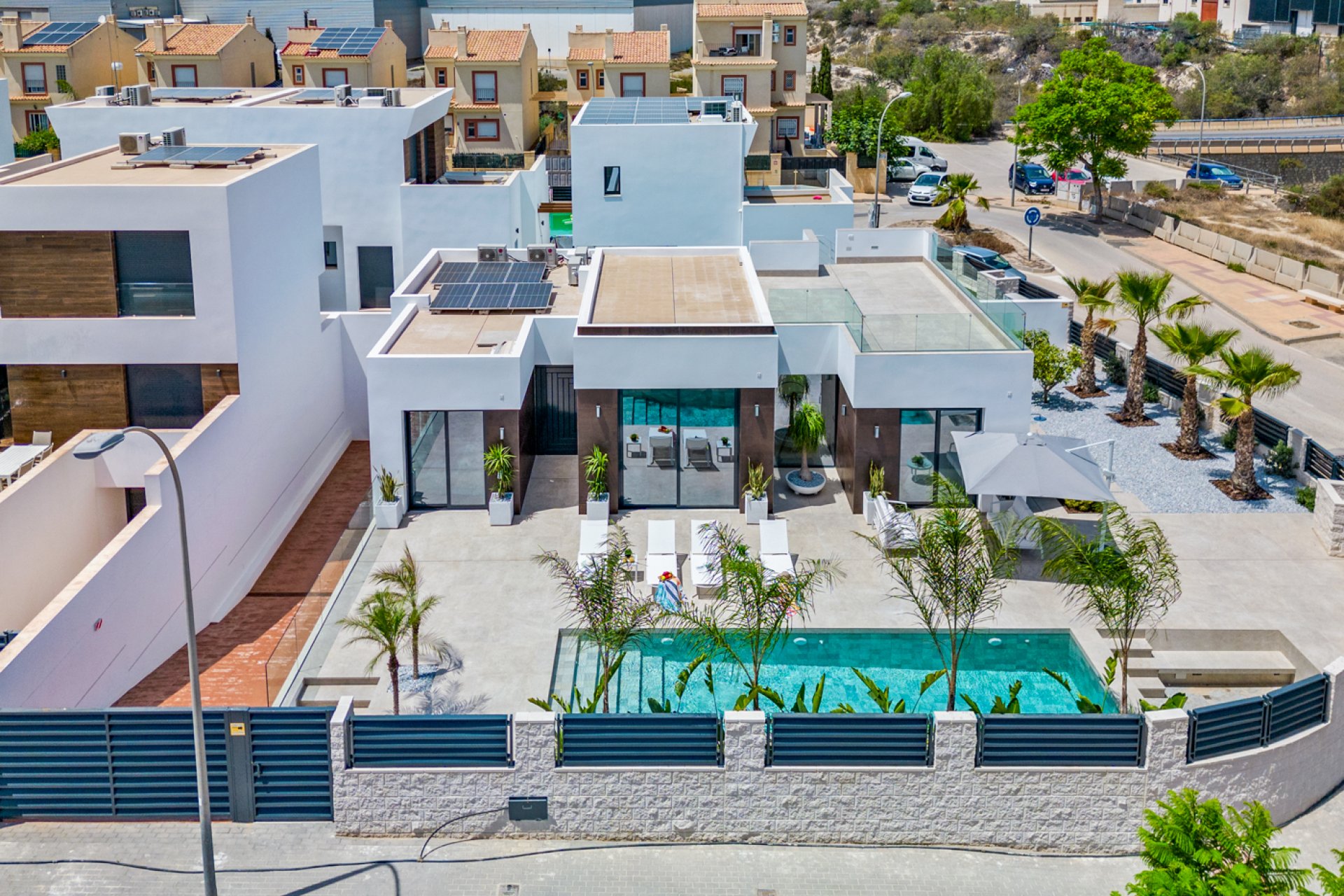 Resale - Villa / House - El Campello - El Amerador