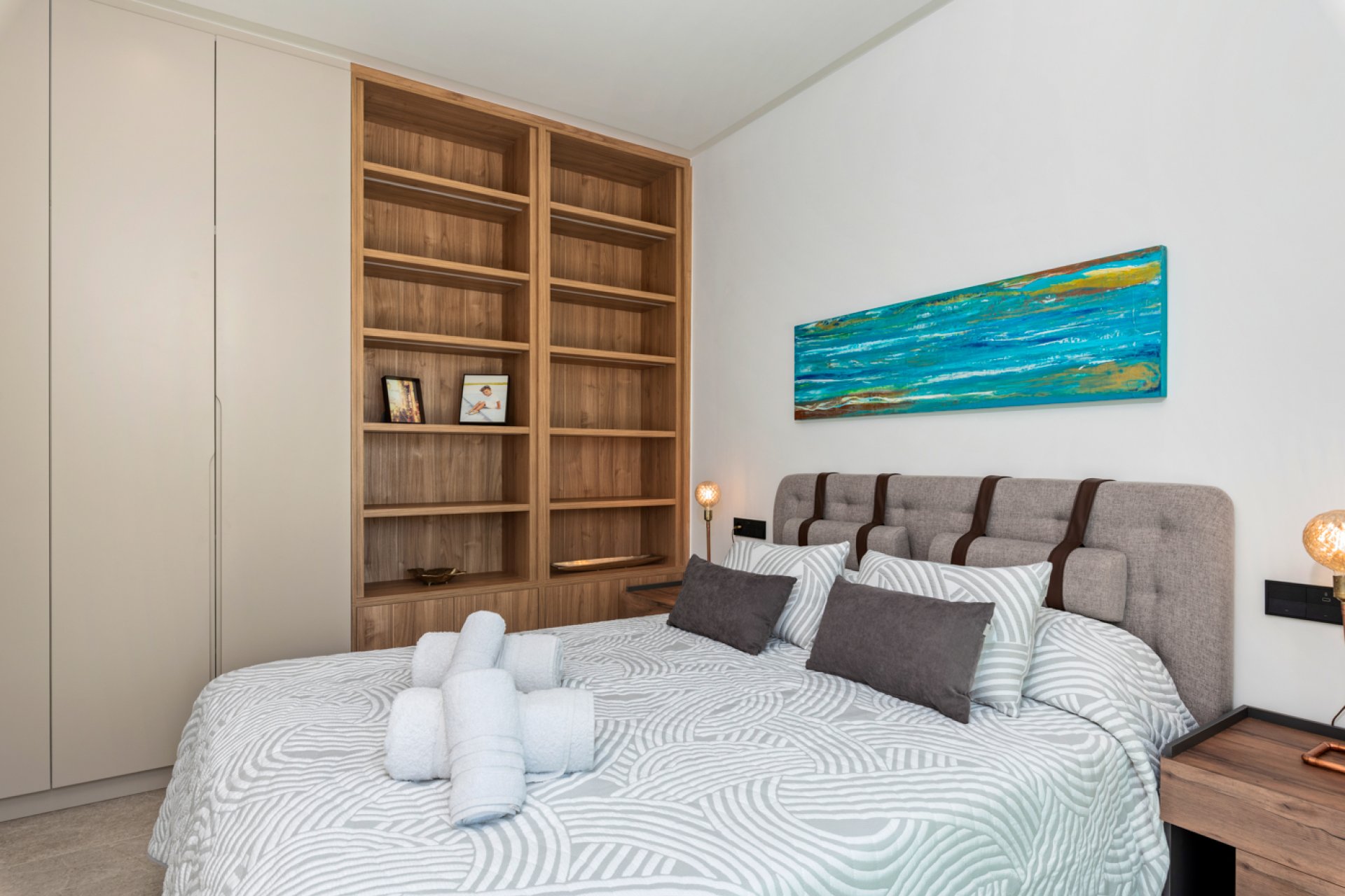 Resale - Villa / House - El Campello - El Amerador