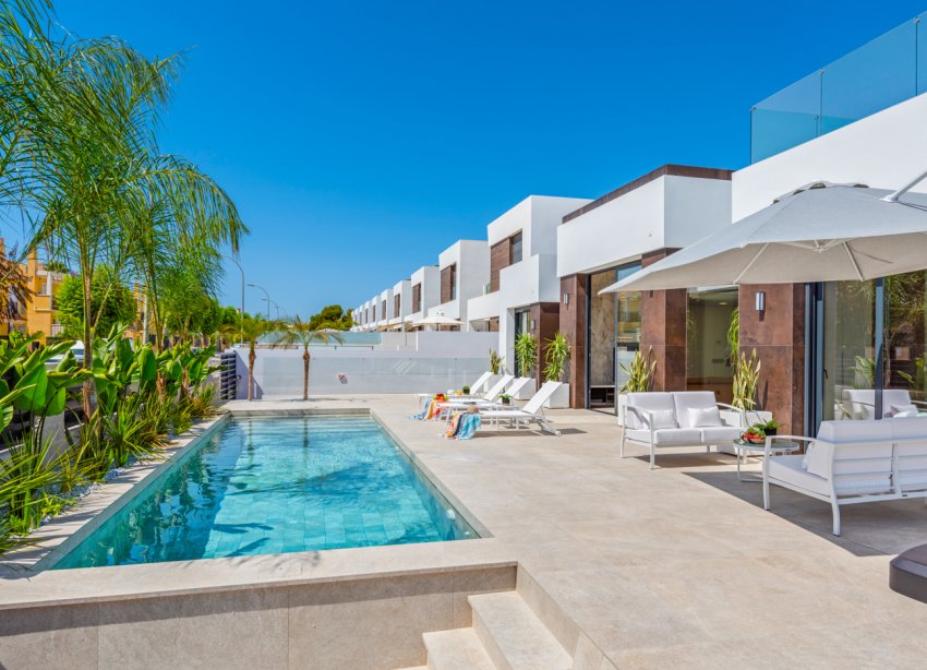 Resale - Villa / House - El Campello - El Amerador