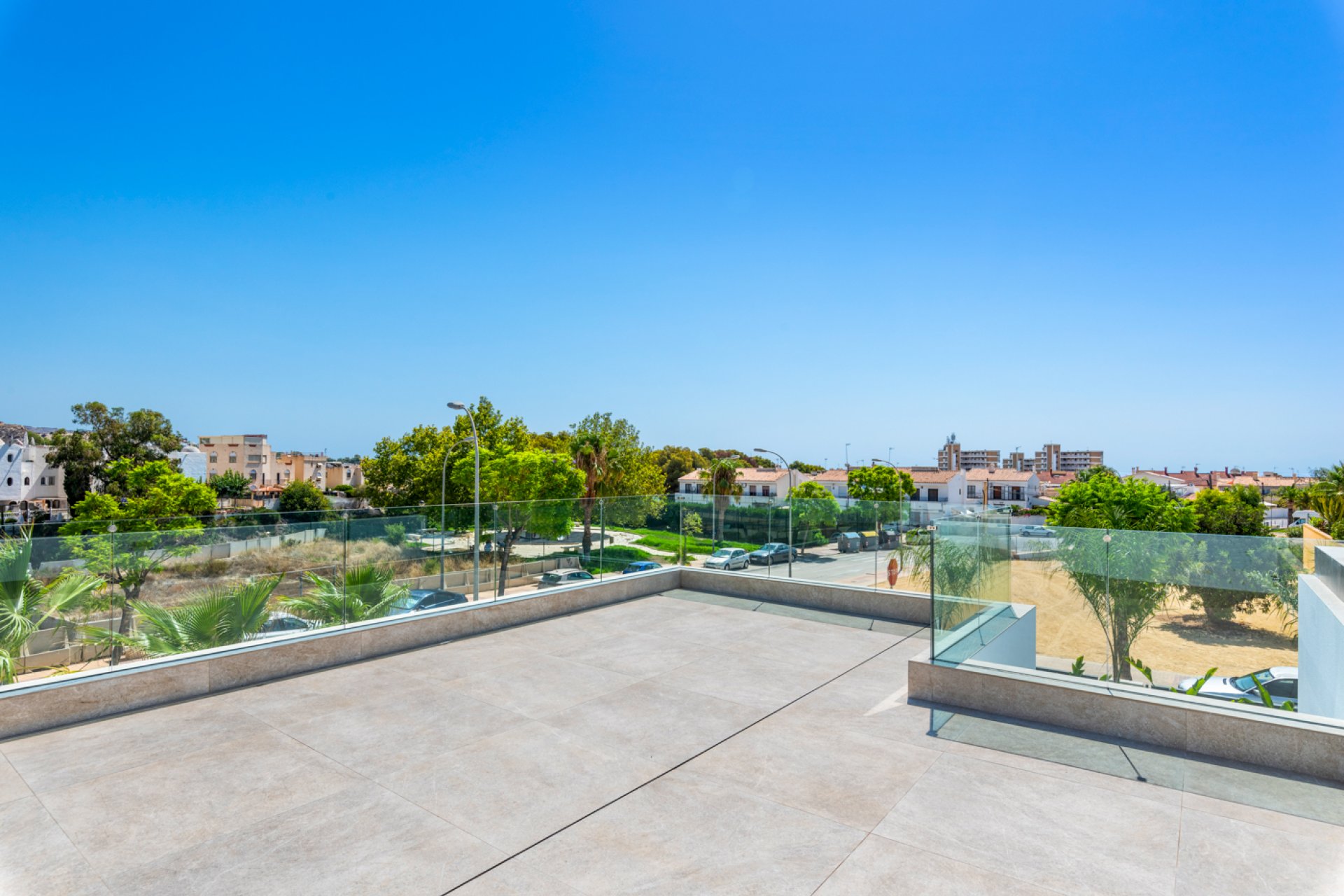 Resale - Villa / House - El Campello - El Amerador