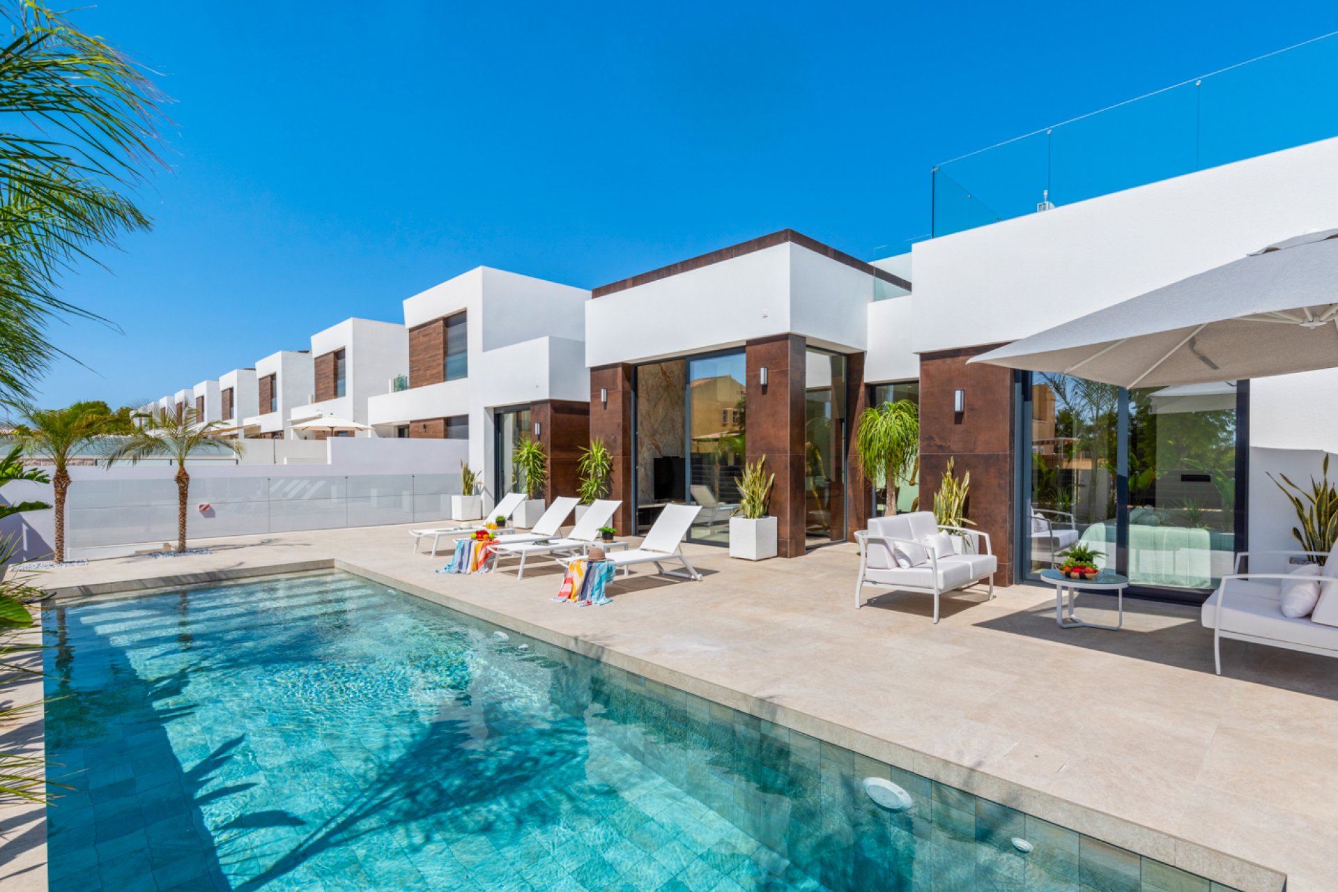 Resale - Villa / House - El Campello - El Amerador