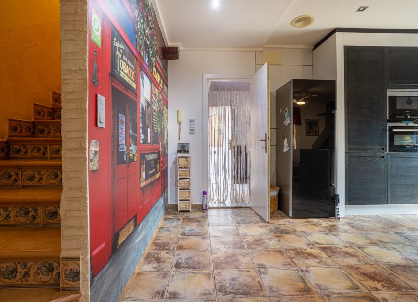 Resale - Villa / House - Elche - La Hoya