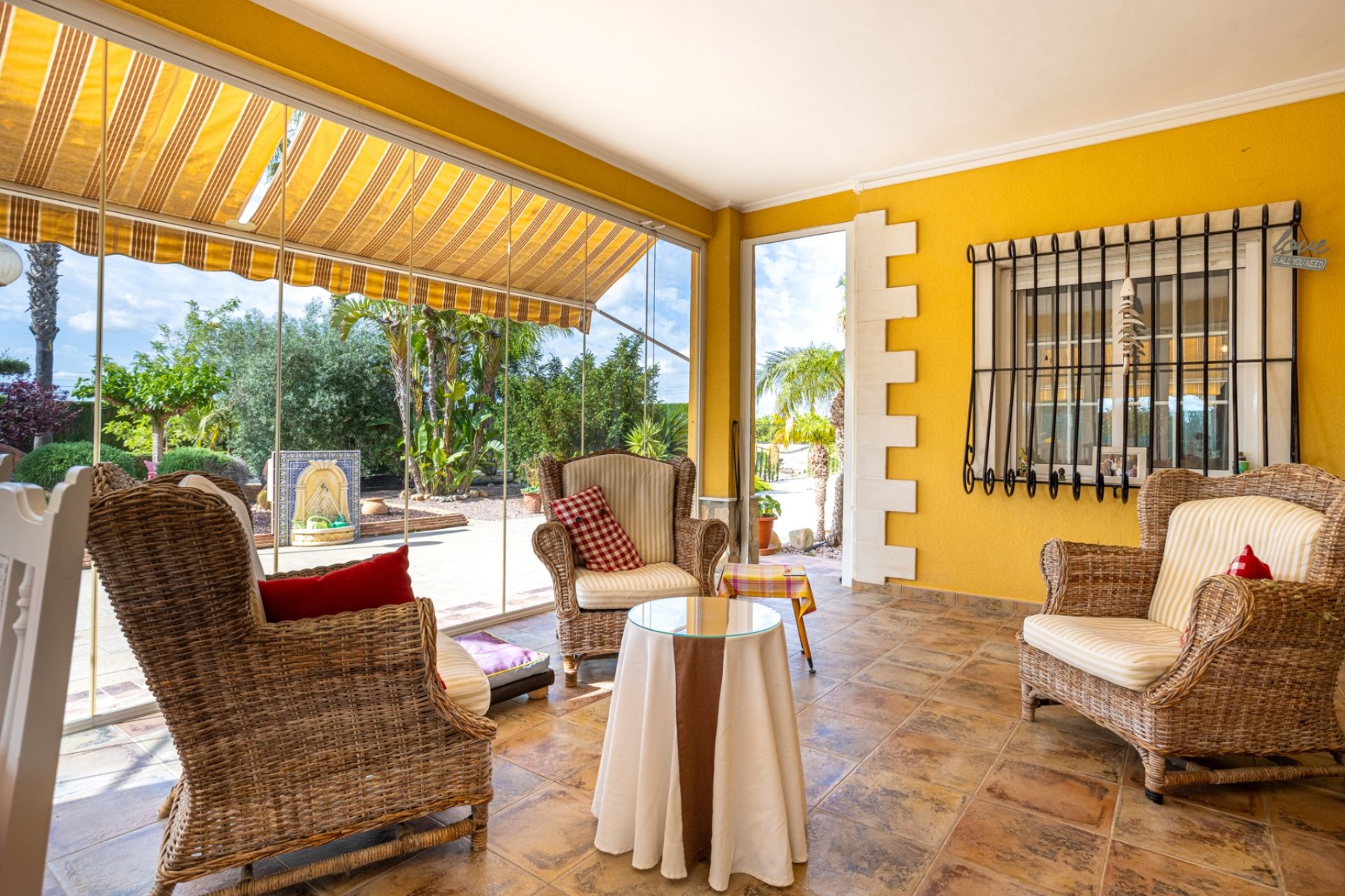 Resale - Villa / House - Elche - La Hoya