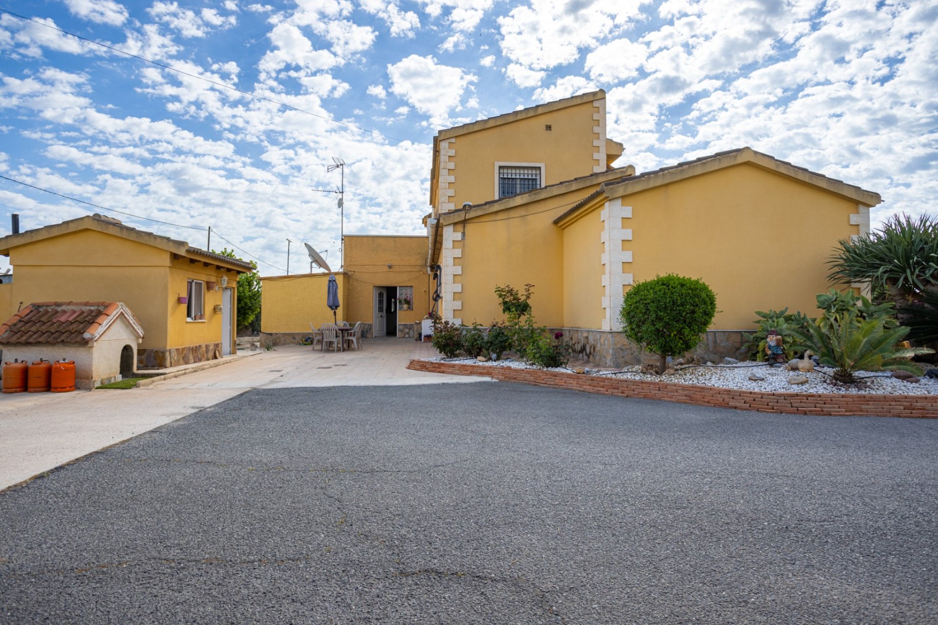 Resale - Villa / House - Elche - La Hoya