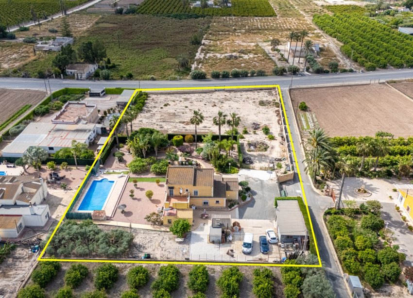 Resale - Villa / House - Elche - La Hoya