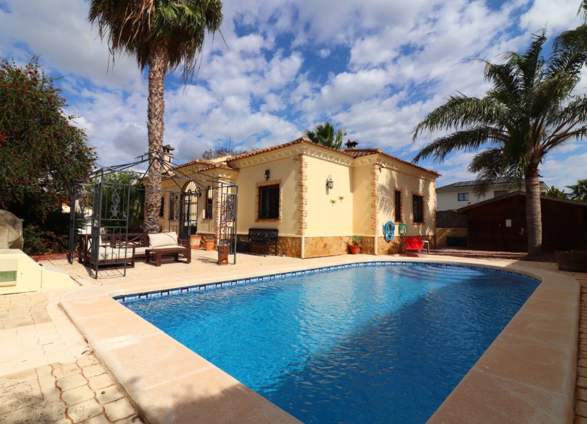 Resale - Villa / House - Formentera del Segura - Fincas de La Vega